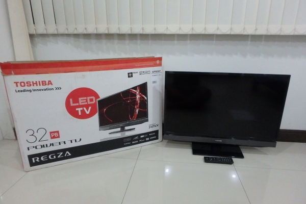 LED TV Toshiba รุ่น 32PB200T ขนาด 32 นิ้ว Full HD มีรีโมท สภาพดี มีรีโมท