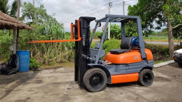 ขายด่วนรถยก TOYOTAชั่วโม่งทำงาน น้อย 6FG25ยก2.5ตันเสาสูง4.5เมตรเสา3ท่อนทูฟรีเกียออโต้รถนอกนำเข้ายังไม่เคยใช้งานในเมืองไทยเลย