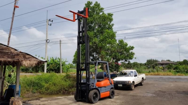 ขายด่วนรถยก TOYOTAชั่วโม่งทำงาน น้อย 6FG25ยก2.5ตันเสาสูง4.5เมตรเสา3ท่อนทูฟรีเกียออโต้รถนอกนำเข้ายังไม่เคยใช้งานในเมืองไทยเลย