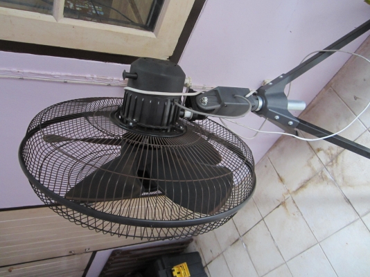 Hatari Industrial Fan 25''