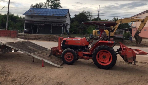 สินค้าเข้าใหม่ #ขายรถแทรกเตอร์มือสอง #คูโบต้าL2808 4WD 28แรงม้า ราคา 169,000 บ. ใบมีดคานล่างพร้อมผาน5&times;22 รถสภาพดี พร้อมใช้งาน จัดส่ง ขอนแก่น