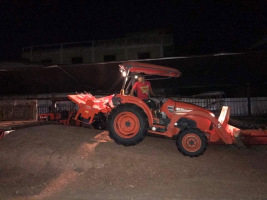 สินค้าเข้าใหม่ #ขายรถแทรกเตอร์มือสอง #คูโบต้าL3008 4WD 30 แรงม้า ราคา 255,000 บ.  ใบมีดคานบนพร้อมผาน5&times;22  รถสภาพดี พร้อมใช้งาน  ยางใหม่4เส้น จัดส่งอำเภอนางรองจังหวัดบุรีรัมย์