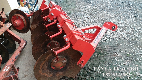 สินค้าเข้าใหม่ #ขายรถแทรกเตอร์มือสอง #คูโบต้าL5018 4WD 50 แรงม้า ราคา 595,000 บ. ใบมีดคานล่างFD186Fพร้อมผานพรวนDH245-6เฮฟวี่พลัส  ปี2559 เล่มทะเบียนพร้อม  รถสภาพดี พร้อมใช้ จัดส่งจังหวัดสุราษฎร์ธานี