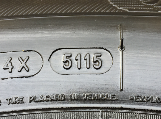 ยาง Michelin 225 65 17 สิ้นปี15 ดอกเต็ม ใช้ยาว ราคาไม่แพง