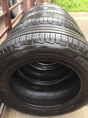 ยาง Michelin 225 65 17 สิ้นปี15 ดอกเต็ม ใช้ยาว ราคาไม่แพง
