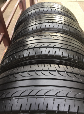 ยาง Goodyear 215 70 15 กลางปี16 ดอกเต็ม ไม่มีปะ ใช้ยาว ราคาไม่แพง
