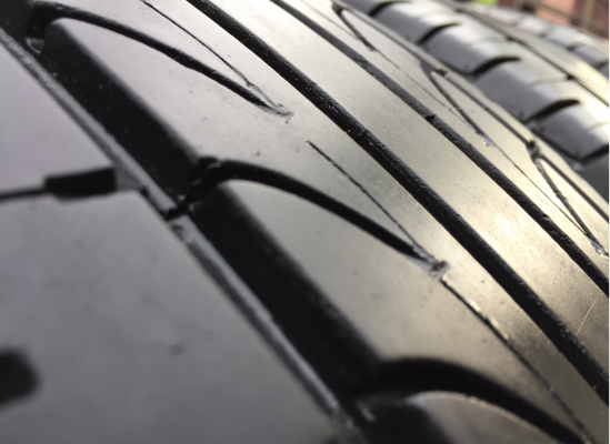 ยาง Goodyear 215 70 15 กลางปี16 ดอกเต็ม ไม่มีปะ ใช้ยาว ราคาไม่แพง