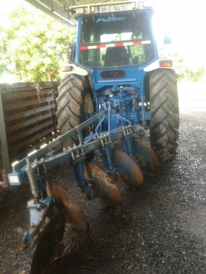 ขายรถไถFord 8210 2เพลาใบมีดสไลด์ได้เก๋งแอร์ เก่าเก็บสภาพสวยพร้อมใช้ ต่อคุณอ๊อฟพิจิตร086-737-9991