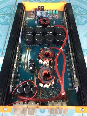 แอมป์คลาสดี CAR VIP 2500w มือสองสภาพสวยเดิมๆเพิ่งเปิดฝาตอนถ่ายใส้ ใช้งานปกติ เบสแนวหนักแน่นลูกโตๆ ขับ10&quot;-12&quot;หล่อว้อยไม่เกิน3.5&quot;ได้ ขาย 3250 บาท สนใจ0892425454 อยู่สระบุรี