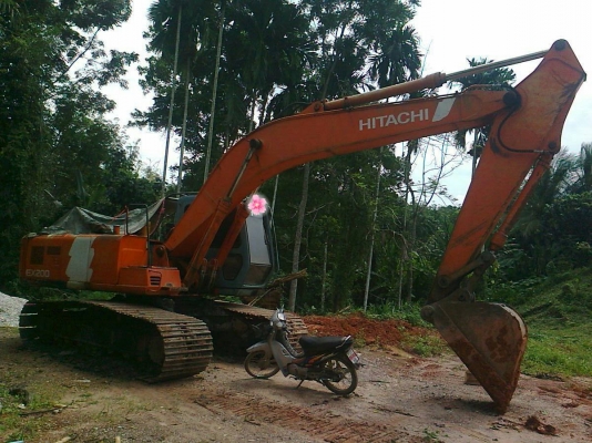 ขายรถแบคโฮ HITACHI EX200-3 ระบบไฟแมกปั๊ม ราคา 420000