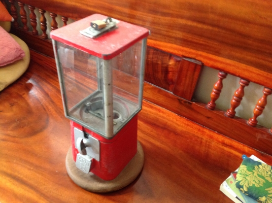 ขายโหลไข่ไว้หยอดเหรียญเป็นกระปุกออมสินให้ลูกหลานหรือไว้สะสมเป็นของโบราณ