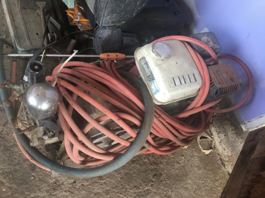 ต้องการขายเครื่องฮอนด้าพร้อมปั้มฉีดยาพร้อมสายและหัวฉีด มีแท่นเครื่องพร้อม. ราคาต่อรองคุยกันได้