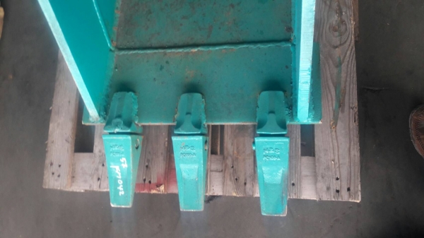 ขาย บุ้งกี๋ ประปา รถขุด120 ขนาด กว้าง 55 cm/ สลัก 65mm  ของใหม่ ยังไม่ได้ใช้งาน ขายราคา 23,000 บาท