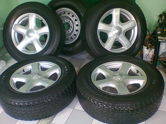 แม็กเดิมพร้อมยางและล้ออะไหล่ D-MAX แม็กเดิมพร้อมยางและล้ออะไหล่ D-MAX