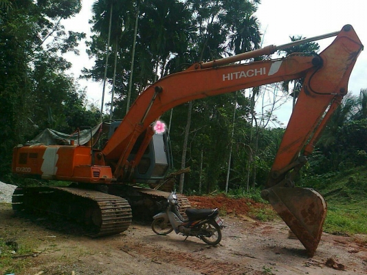 รถแบคโฮ HITACHI EX200-3 ระบบไฟแมกปั๊ม ราคา 420,000 รถแบคโฮ HITACHI EX200-3 ระบบไฟแมกปั๊ม ราคา 420,000