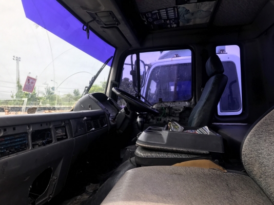 สิบล้อหัวลาก hino 240 FM2K ปี 44 เครื่อง K13D 6 สูบ สิบล้อหัวลาก hino 240 FM2K ปี 44 เครื่อง K13D 6 สูบ