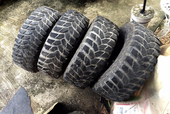 ล้อBradley V 16x8 off-25  พร้อมยาง Maxxis Treprador M8060 35x12.5x16