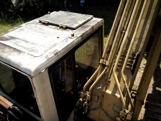 ขายรถแบคโฮ KOMATSU PC200-5 เอกสารอินวอย ระบบไฟเต็ม ราคา 700000