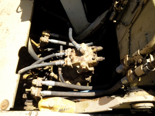 ขายรถแบคโฮ KOMATSU PC200-5 เอกสารอินวอย ระบบไฟเต็ม ราคา 700000