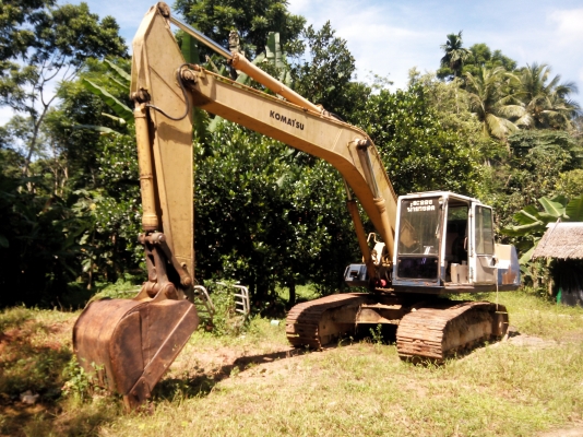 ขายรถแบคโฮ KOMATSU PC200-5 เอกสารอินวอย ระบบไฟเต็ม ราคา 700000