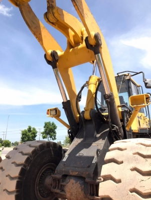 ขายรถตักล้อยาง KOMATSU WA500-6 รถนอกนำเข้าเองจากญี่ปุ่น สภาพสวยพร้อมใช้งาน มีVDOการทำงานครับ ขายรถตักล้อยาง KOMATSU WA500-6 รถนอกนำเข้าเองจากญี่ปุ่น สภาพสวยพร้อมใช้งาน มีVDOการทำงานครับ