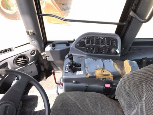 ขายรถตักล้อยาง KOMATSU WA500-6 รถนอกนำเข้าเองจากญี่ปุ่น สภาพสวยพร้อมใช้งาน มีVDOการทำงานครับ ขายรถตักล้อยาง KOMATSU WA500-6 รถนอกนำเข้าเองจากญี่ปุ่น สภาพสวยพร้อมใช้งาน มีVDOการทำงานครับ