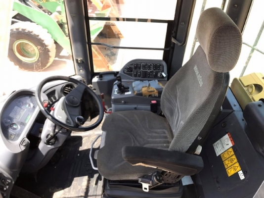 ขายรถตักล้อยาง KOMATSU WA500-6 รถนอกนำเข้าเองจากญี่ปุ่น สภาพสวยพร้อมใช้งาน มีVDOการทำงานครับ ขายรถตักล้อยาง KOMATSU WA500-6 รถนอกนำเข้าเองจากญี่ปุ่น สภาพสวยพร้อมใช้งาน มีVDOการทำงานครับ