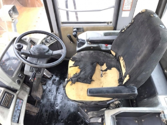 ขายรถตักล้อยาง TCM L27 รถนอกนำเข้าจากญี่ปุ่น สภาพสวยพร้อมใช้ มีVDOการทำงานครับ ขายรถตักล้อยาง TCM L27 รถนอกนำเข้าจากญี่ปุ่น สภาพสวยพร้อมใช้ มีVDOการทำงานครับ