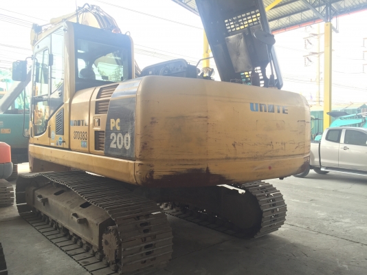 Komatsu PC200-8 สภาพดี พร้อมใช้งาน สนใจติดต่อ 0813553478