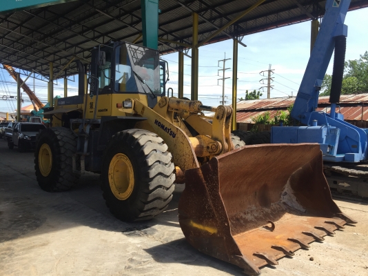 Komatsu WA380-3 สภาพดี พร้อมใช้งาน สนใจติดต่อ 0813553478