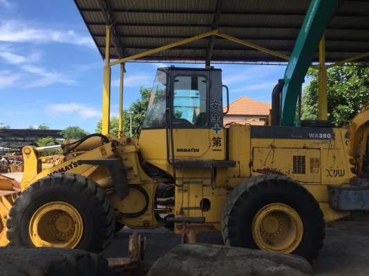 Komatsu WA380-3 สภาพดี พร้อมใช้งาน สนใจติดต่อ 0813553478