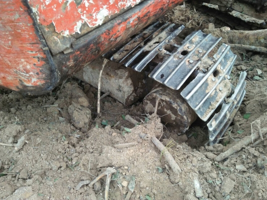 ขายรถแบคโฮ HITACHI 60 ราคา 185000 พร้อมหัวคีปไม้กับบุ้งกี๋ ขายรถแบคโฮ HITACHI 60 ราคา 185000 พร้อมหัวคีปไม้กับบุ้งกี๋
