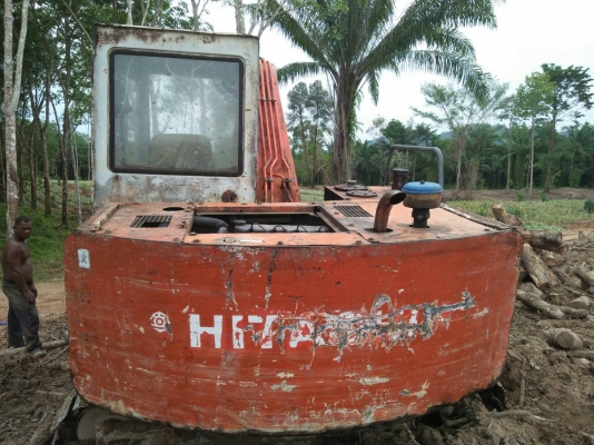 ขายรถแบคโฮ HITACHI 60 ราคา 185000 พร้อมหัวคีปไม้กับบุ้งกี๋