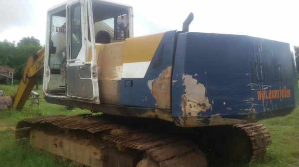 ขายรถแบคโฮ KOMATSU PC200-5 คอลโทรลสั้น เอกสารเล่ม ราคา 390000