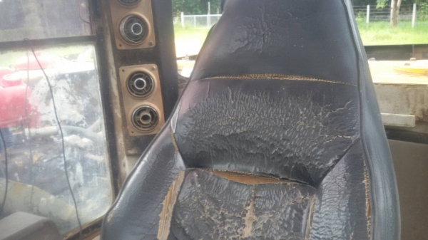 ขายรถแบคโฮ KOMATSU PC200-5 คอลโทรลสั้น เอกสารเล่ม ราคา 390000 ขายรถแบคโฮ KOMATSU PC200-5 คอลโทรลสั้น เอกสารเล่ม ราคา 390000