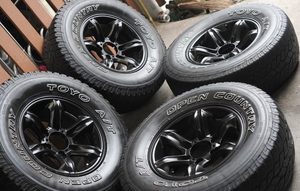 ล้อเล็บเหยี่ยวแท้ 16 ยาง TOYO Japan 265 70 ล้อเล็บเหยี่ยวแท้ 16 ยาง TOYO Japan 265 70