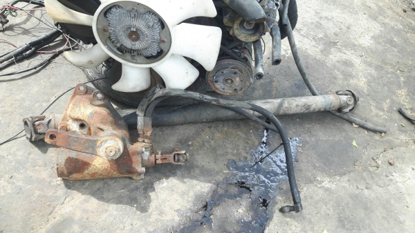 ขายเครื่องTD27นิสสันฝาดำเครื่องแน่นมากครับ แถมเพลาเกียร์กระปุกพวงมาลัยเพลาเวอร์ชุดเพลาเวอร์คอมแอร์ ขาย 28500 บาท ท้ามาลองว่าเครื่องแน่นขนาดไหนครับ