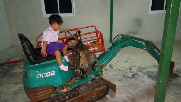 แบคโฮเล็ก PC-02 งานขุดเข้าร่องสวนสบาย พร้อมใช้