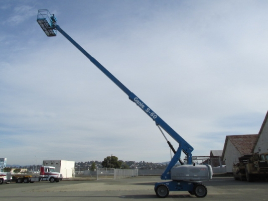 รถสั่งนำเข้าGenie S125 ยกสูงรวม 39 เมตร  062-709-1747