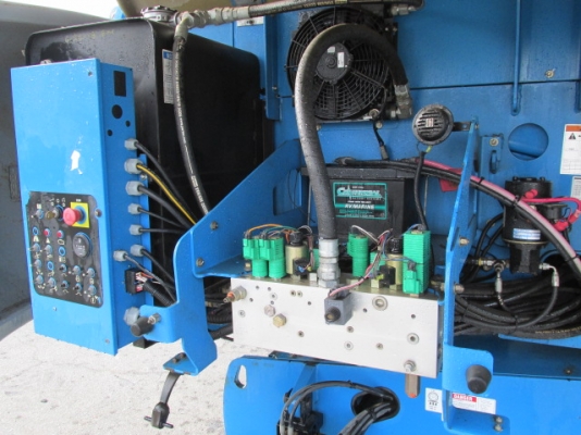 รถสั่งนำเข้าGenie S125 ยกสูงรวม 39 เมตร 062-709-1747 รถสั่งนำเข้าGenie S125 ยกสูงรวม 39 เมตร 062-709-1747