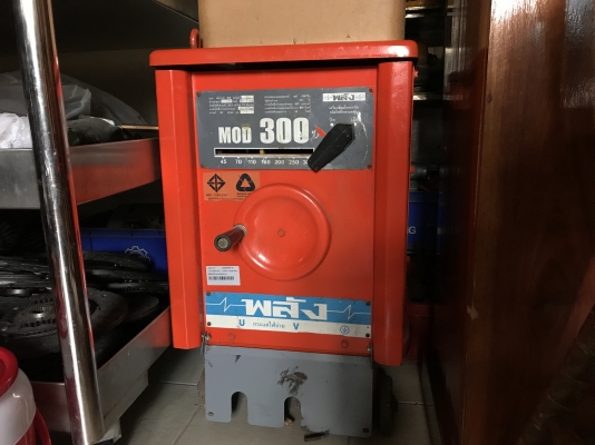 ขายตู้เชื่อม พลัง 300A สภาพดี ภายในเดิมๆ พร้อมใช้งาน
