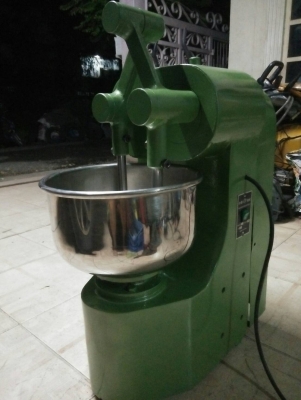 เครื่องตีแป้ง 2 แขน ความจุ 5 กิโล 10ลิตร