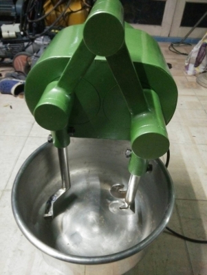 เครื่องตีแป้ง 2 แขน ความจุ 5 กิโล 10ลิตร