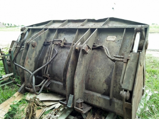 ขายด่วน บุ้งกี๋ รถตัก เพียง 25000 ขายด่วน บุ้งกี๋ รถตัก เพียง 25000