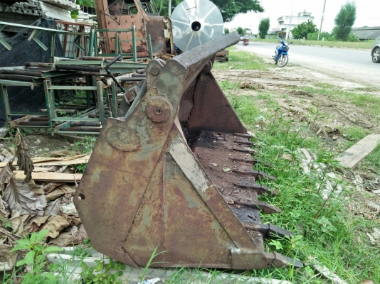 ขายด่วน บุ้งกี๋ รถตัก เพียง 25000 ขายด่วน บุ้งกี๋ รถตัก เพียง 25000