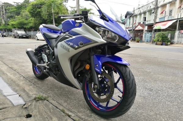 R3 2015 วิ่ง2000โล รถบ้านมือเดียว สด-ผ่อน รูดบัตรได้ R3 2015 วิ่ง2000โล รถบ้านมือเดียว สด-ผ่อน รูดบัตรได้