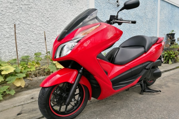 Forza 300 วิ่ง4000โล รถบ้าน มือเดียว สีสดมาก