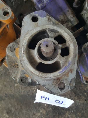 ปั้มไฮดรอลิค KOMATSU PC 60-3 ราคา 15000 เซียงกงใน ปั้มโคมัสสุ