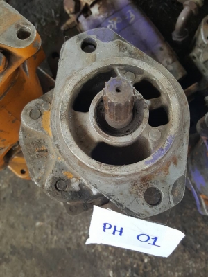 ปั้มไฮดรอลิค KOMATSU PC 60-3 ราคา 15000 เซียงกงใน ปั้มโคมัสสุ