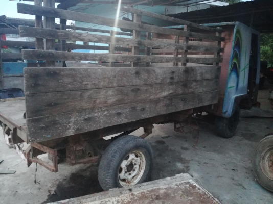 อีแต๋นสี่ล้อดั๊มพร้อมใช้งาน อีแต๋นสี่ล้อดั๊มพร้อมใช้งาน